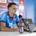 Arias celebra título baiano e admite sofrimento por ver final de fora imagem