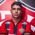 Atacante está regularizado e já pode estrear pelo Vitória imagem