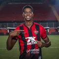 Atacante recém-contratado pode deixar o Vitória; saiba destino imagem
