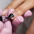 Atriz da Globo choca web ao revelar que mãe trabalha como manicure imagem