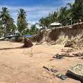 Avanço do mar assusta e prefeitura adota medidas em Guarajuba imagem