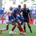 Bahia busca quebrar invencibilidade do Vitória na final do Baianão imagem