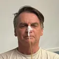Boletim aponta que Bolsonaro está estável e vai se alimentar de chá e gelatina imagem