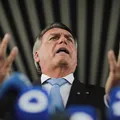 Bolsonaro sobre fraude no cartão de vacina: “Não havia prova" imagem