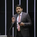 Brasil atingirá meta de 100% de escolas públicas com internet imagem