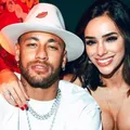 Bruna Biancardi curte noite com amigas em meio a crise com Neymar imagem