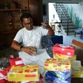 Campanha solidária arrecada chocolates para crianças no Cabula imagem
