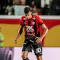 Camutanga faz seu primeiro jogo completo após lesão e é elogiado imagem