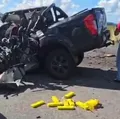 Carga mortal: caminhonete carregada de maconha e arma bate em ônibus imagem