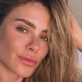 Carolina Dieckmann publica foto de topless ao lado de Angélica imagem