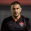 Caso Bruno Uvini: Vitória se pronuncia após zagueiro deixar o clube imagem