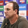 Ceni descarta priorização de competições na temporada: "Jogar 100%" imagem