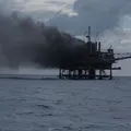 Chega a 14 número de feridos após incêndio em plataforma da Petrobras imagem