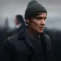 Cillian Murphy troca grandeza de Oppenheimer por drama silencioso e impactante imagem