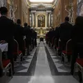 Conclave: cardeais iniciam isolamento para escolha do novo papa imagem