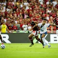 Confira análises do VAR em lances polêmicos de Flamengo x Bahia imagem