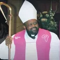 Conheça o pastor negro e gay que inspirou Lady Gaga em Born This Way imagem
