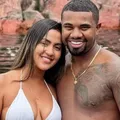 Davi Brito chora após término e ex-namorada quebra o silêncio: "Caráter" imagem