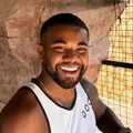 Davi Brito ignora polêmica e revela que fará procedimento estético imagem