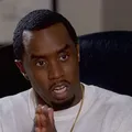 Diddy é processado por estupro e vítima relembra: “Pequenininho” imagem
