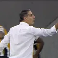 Ex-Bahia, Renato Paiva faz gesto obsceno em vitória do Botafogo imagem