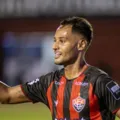 Ex-Vitória ironiza Carpini: "Avisa que o microfone está ligado" imagem
