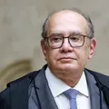 Gilmar Mendes paralisa julgamentos sobre contratos PJ imagem