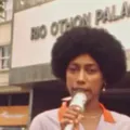 Glória Maria já foi impedida de visitar amigo: "Negra aqui não" imagem