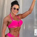 Gracyanne Barbosa faz festa em sex shop e brinca: “Me mimei” imagem