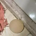Homem é preso após arrancar prótese de silicone de companheira imagem
