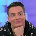 Leo Dias é internado em UTI às pressas com quadro de pneumonia imagem