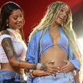 Ludmilla e Brunna Gonçalves mostram rosto da filha pela 1ª vez imagem