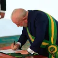 Lula veta trecho de lei que 'esconde' supersalários de juízes imagem