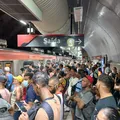 Metrô para de funcionar e gera aglomeração no Campo da Pólvora imagem