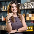 Michele Estevez, da Propeg, é eleita Profissional de Propaganda do Ano no Prêmio Colunistas 2024 imagem