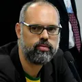 Ministro determina que redes sociais forneçam dados de blogueiro à PF imagem