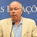 Ministro se pronuncia sobre avião da FAB em resgate de primeira-dama imagem