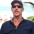Morre surfista e ator Daniel Sabbá aos 70 anos imagem
