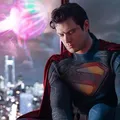 Novo Superman tem uniforme revelado em vídeo; veja os detalhes imagem