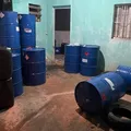 PM descobre laboratório de lança-perfume e apreende 400 litros de loló imagem