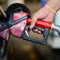 Preço do diesel para as distribuidoras cai R$ 0,16 a partir de terça imagem