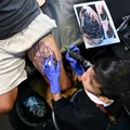 Prodígio: tatuador de nove anos faz sucesso na Tailândia imagem