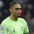 Raphinha se pronuncia após eliminação do Barcelona na Champions imagem
