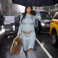 Rihanna brinca que 'não precisa mais esconder a barriga' de gravidez imagem