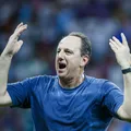 Rogério Ceni completa 100 jogos à frente do Bahia contra o CSA imagem