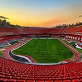 Torcedores do São Paulo se ferem após queda de placa no MorumBIS imagem