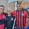 Torcedores viajam para jogo do Vitória e pedem foco na Sul-Americana imagem