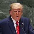 Trump cancela mais de mil vistos de estudantes estrangeiros nos EUA imagem