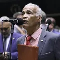 VÍDEO: deputado baiano canta louvor na Câmara antes de votação imagem