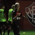 Vasco foi 'vítima' de Erick em primeira passagem no Vitória; relembre imagem